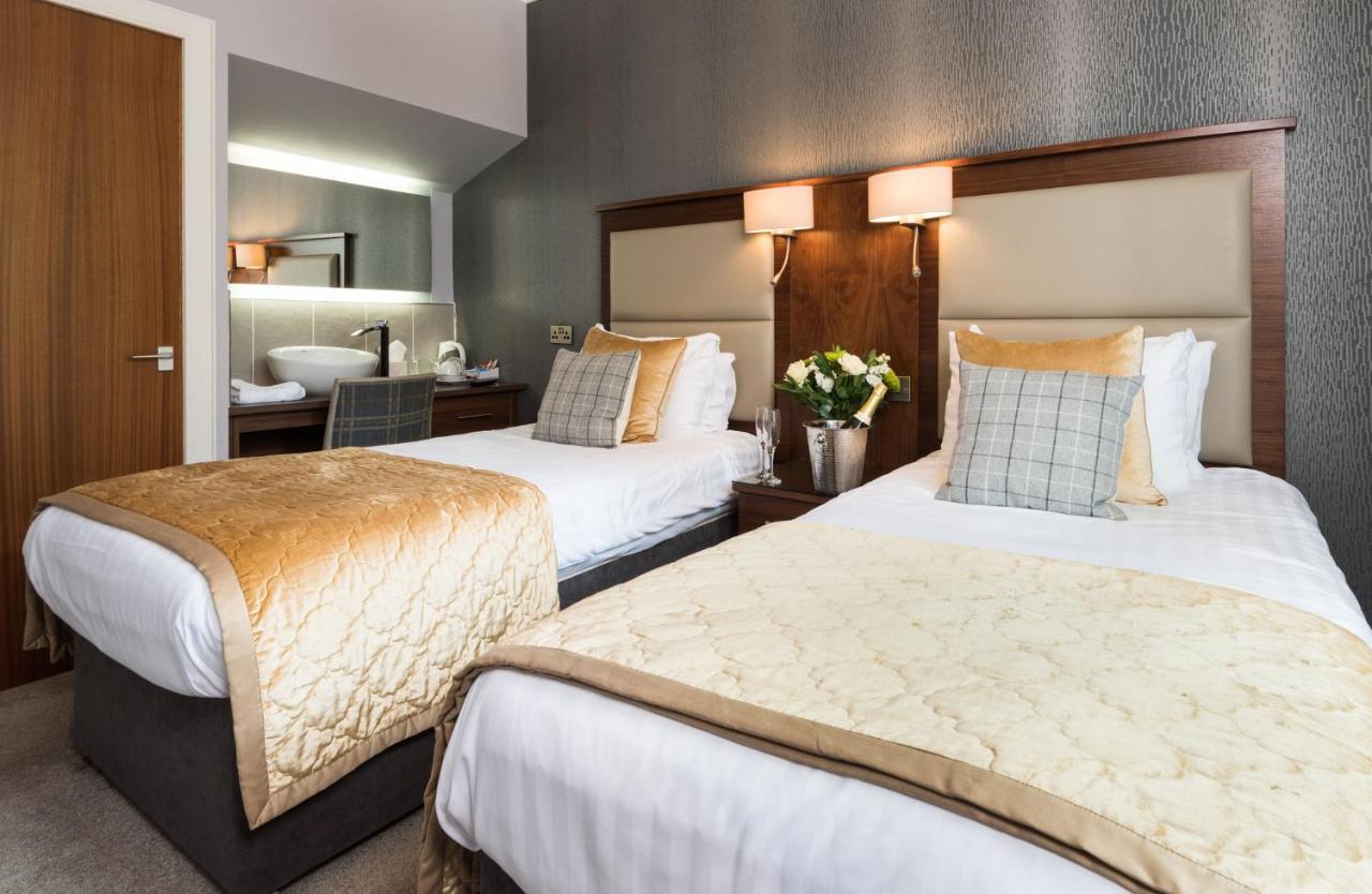 Twin Room with Private External Bathroom